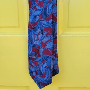 Vintage Multiple di Gerardo Made in Italy All-Silk Abstract Leaf Necktie